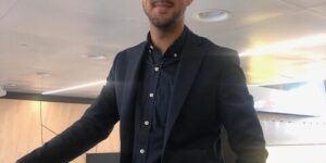 Le journaliste Sébastien Desrosiers de Radio-Canada est en communion avec Albert Camus pour qui « la profession de journaliste est une des plus belles que je connaisse. Un portrait de Antoine Char pour Projet J.